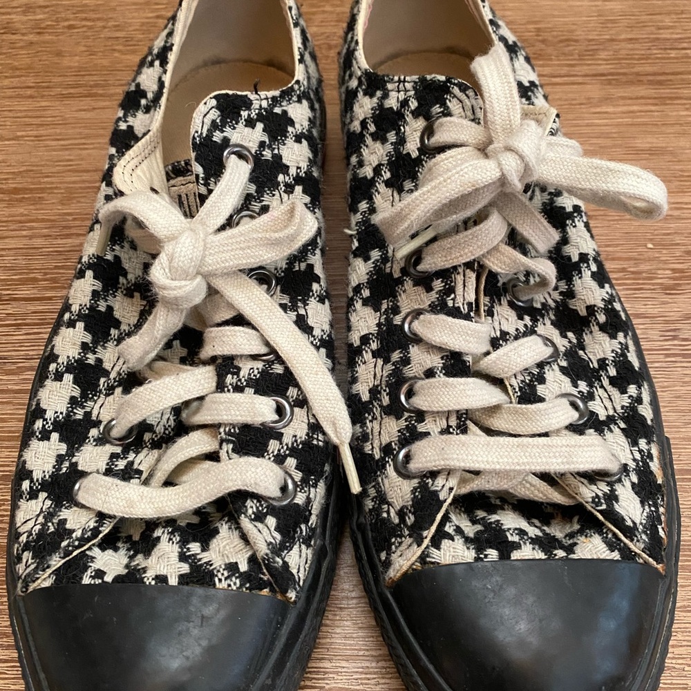 Converse Bland and White Houndstooth W 10 M 8